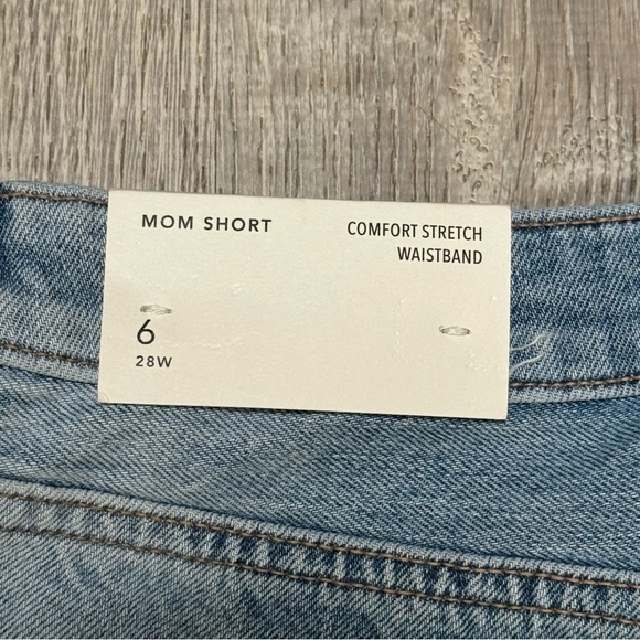NWT American Eagle Distressed Mom Short Comfort Stretch Waistband 6 - Picture 4 of 11